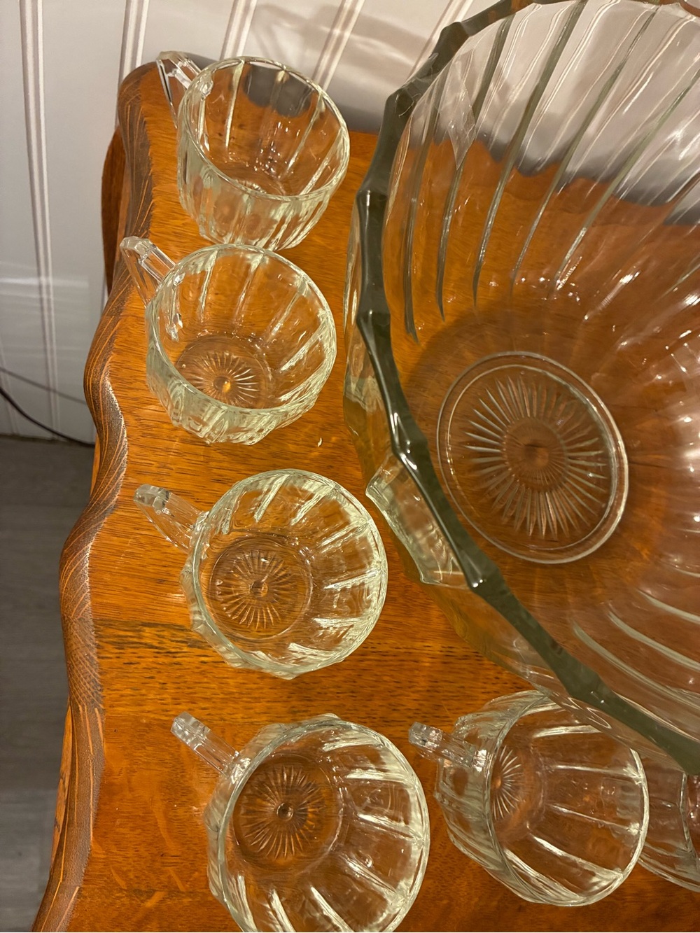 Vintage Clear Glass Punch Bowl Set w/ 10 Cups Fluted Ribbed Starburst Mid Centur - Picture 4 of 12